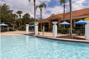 Charming 3BR Retreat with Jacuzzi for 6